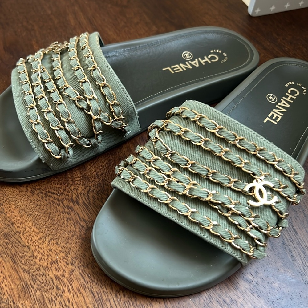 Chanel slides - Picture 5 of 5